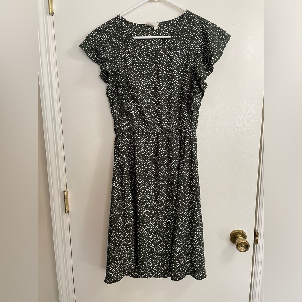 Cute Betsy’s Boutique Shop Green Polka Dot Mini Dress with Pockets